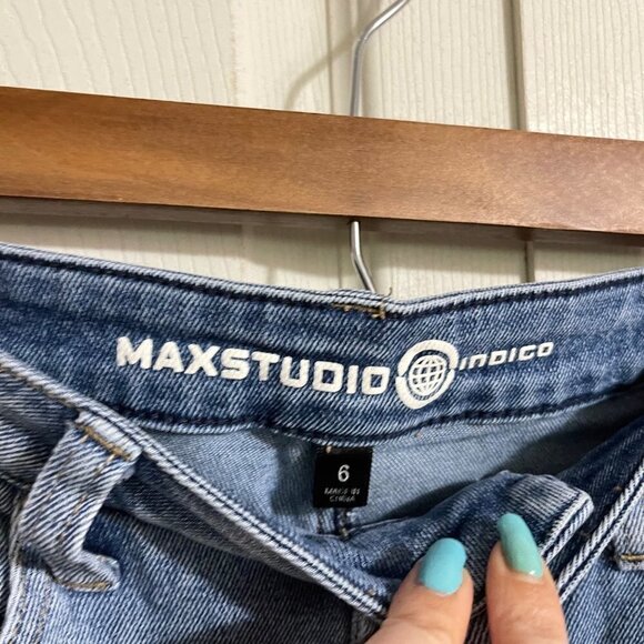 Max Studio Womens Medium Wash High Rise Distressed Cuff Cropped Tapered Jeans 6 - Picture 2 of 10